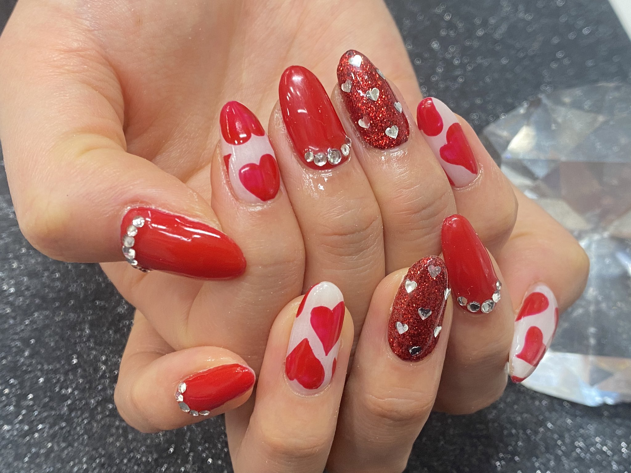 Nailsgogo 渋谷 ネイルサロン Nailsgogo ネット予約 T Co Pjrbh5rlbe インスタ T Co Gmbqsa2d9y ネイル 担当 黒田 ハートネイル 赤ネイル キラキラネイル ありがとうございました 渋谷ネイルサロン 派手ネイル スカルプ