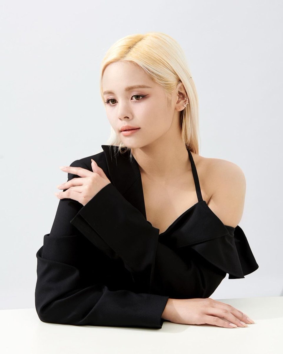 clctrans's tweet image. [#Sorn INSTAGRAM]
210213
Heels are good and all but slides are just THE best 😏
instagram.com/p/CLOxG_SH7wD/
@CUBECLC #CLC #씨엘씨 #clctrans