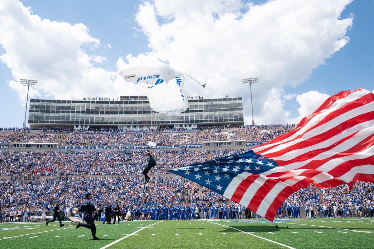 Aaron Karas (@aaronkaras2) on Twitter photo I’m very excited and honored to announce that I have received an offer to play football and continue my education at the United States Air Force Academy. I would like to thank <a href="/CoachAlexMeans/">Alex Means</a>, <a href="/CoachTCalhoun/">Troy Calhoun</a>, <a href="/CoachLobotzke/">Steed Lobotzke</a> for this opportunity. #BoltBrotherhood I’m very excited and honored to announce that I have received an offer to play football and continue my education at the United States Air Force Academy. I would like to thank <a href="/CoachAlexMeans/">Alex Means</a>, <a href="/CoachTCalhoun/">Troy Calhoun</a>, <a href="/CoachLobotzke/">Steed Lobotzke</a> for this opportunity. #BoltBrotherhood