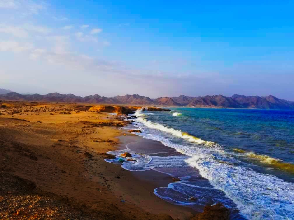 4. Sanaag region.Sanaag region is bordered by Bari, Northwest and Sool regions. The capital city of the region is Erigavo. Major towns in the region are Erigavo and Badhan. Calmadow amd Daalo Mountains are located in this region. For me it's the most beautiful region in Somalia.