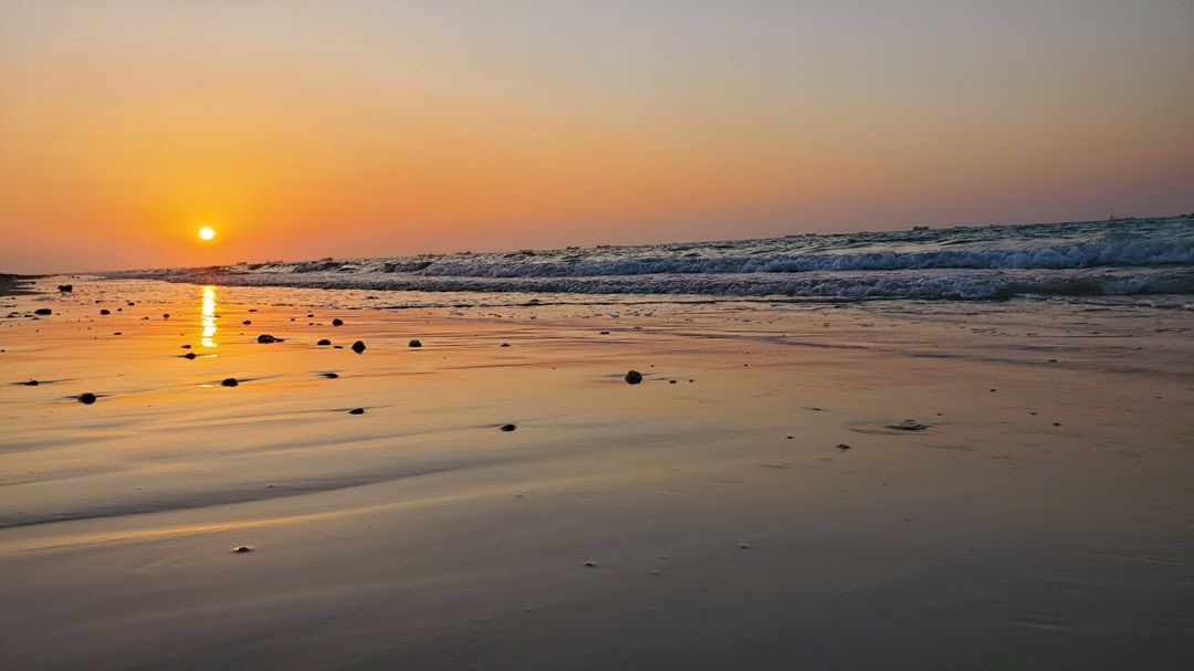 6. Bari region.Bari region is bordered by Sanaag, Sool, Nugaal regions and Gulf of Aden. The capital city of the region is Bosaso. Major towns in the region are Bosaso and Gardho. It is located the tip of the Horn of Africa. This region is the largest province in Somalia.