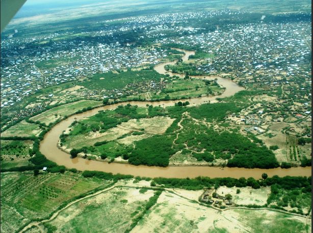 10. Hiraan region.Hiran region is bordered by Galgaduud, Middle Shabelle, Bakool, Lowe Shabelle regions, and DDS. The capital city of the region is Beledweyne. Major towns are Beledweyne and buloburde. The Shebelle River flows into this region from Ethiopia.