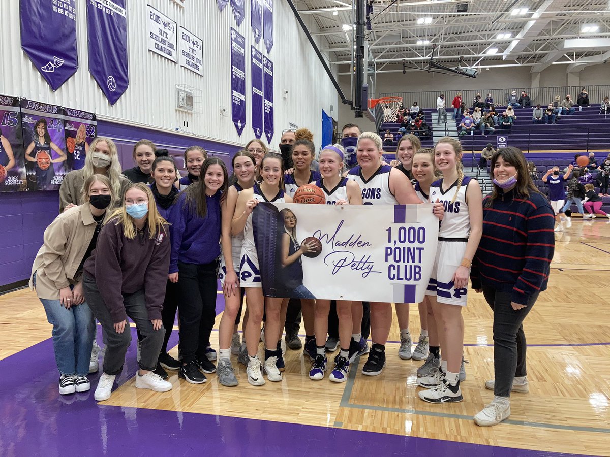 sportsinkansas's tweet photo. Pittsburg HS senior Madden Petty reaches her 1,000th career point last night in win over Chanute. The Purple Dragon girls are ranked #5 in 5A. Petty has accomplished 1,000 milestone without playing her junior year, quite the feat. #sportsinkansas https://t.co/c8kNjKdz8F