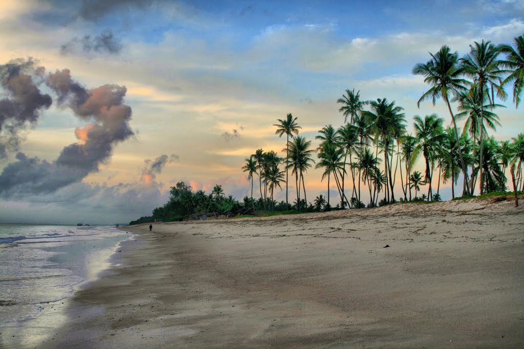 13. Lower Shabelle region.Lower Shabelle region is bordered by the regions of Banaadir, Middle Shabelle, Hiran, Bay, and Middle Jubba. The capital city of the region is Merca which is an ancient port city with historic buildings. Major towns in this region are Merca and Afgoye.