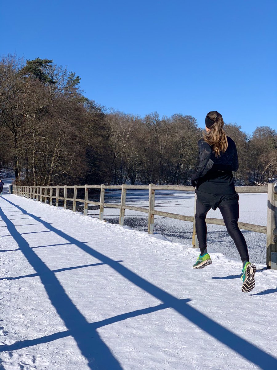 lukizzl's tweet photo. Hey #TwitterLaufGruppe,
na, wie seid ihr gerade unterwegs? โ๏ธโ๏ธ #SonneTrifftSchnee
Morgen 08:30 wieder gemeinsam via https://t.co/Q2lt8q42Xc mit @cihansugur @SophiaRoediger @katha_krentz @froileinmueller @meichborn @TijenOnaran uvm ๐ง
#running #together #RUN711 #laufzeitSTR https://t.co/g8SSfeilUJ