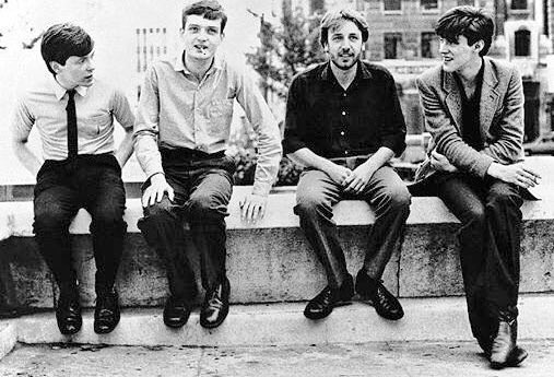  Happy birthday today to Peter Hook 