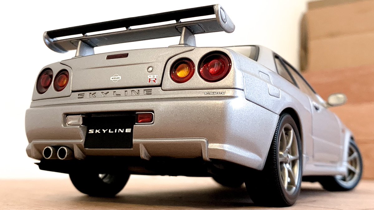 Thank you to my amazing girl <a href="/holsxelizabeth/">hols</a> for spoiling me once again 😃😍 she knows the way to my heart every time 💜🤗 stunning 1/18 scale 99” Nissan skyline r34 v-spec (RB26DETT) in silver!! My favourite colour on this car 😍 made by auto art 😎 #autoart #jdm #nissanskyline