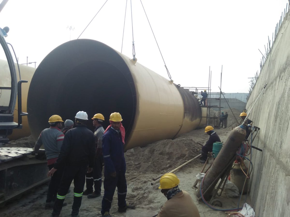 GlobeGas_1985's tweet image. Shifting of 300MT Tank pieces duly Painted with Polyurethane based paint. Jobs under manufacturing on location. 
#OnSiteExecution #shifting #workprocess #LPG #lpgstoragetank #tankpainting #manufacturing #workunderprogress