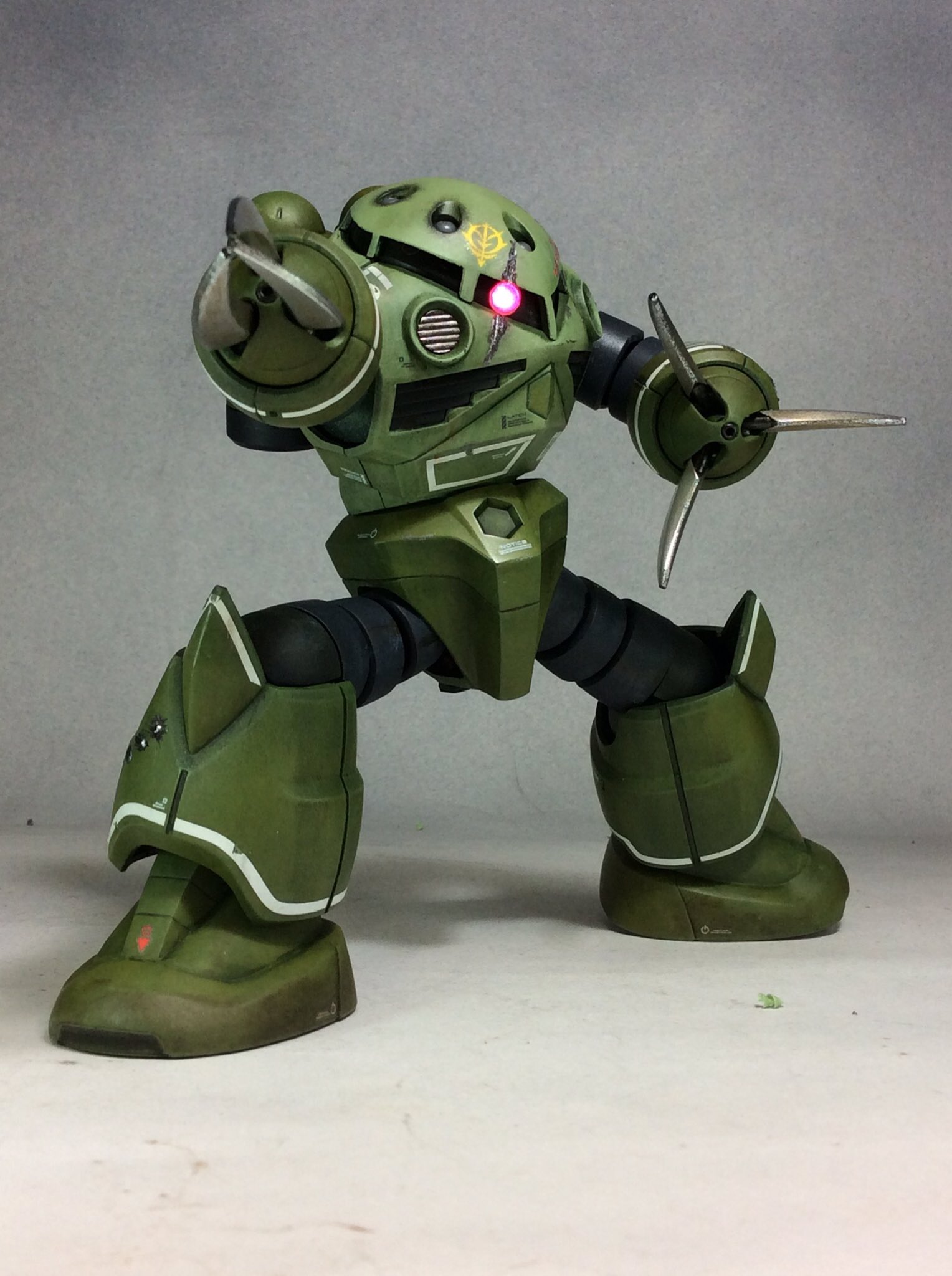 はっちゃん Hgズゴック ガンダムマーカーエアブラシのみで全塗装 リアルタッチマーカー等でお手軽汚し 水性トップコートでの 初心者さんにも優しい手軽仕上げで のつもりでしたが後にガンダムマーカーが色によっては水性トップコートで変色する事が判明 はっちゃん Hgズゴック ガンダムマーカーエアブラシのみで全塗装 リアルタッチマーカー等でお手軽汚し 水性トップコートでの 初心者さんにも優しい手軽仕上げで のつもりでしたが後にガンダムマーカーが色によっては水性トップコートで変色する事が判明