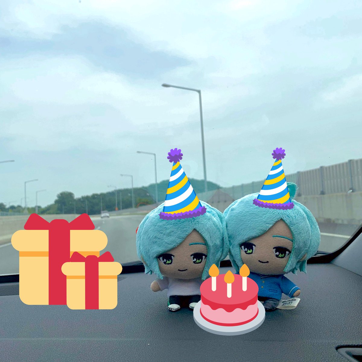 0bbangya's tweet photo. ぷかぬい5さいおめでとう！
今年は一緒にいろんな所に出かけたいと思います🥺🙏 今年もよろしく❣️
#みんくじぷかぬい聖誕祭2021 https://t.co/diNm1sWdDb