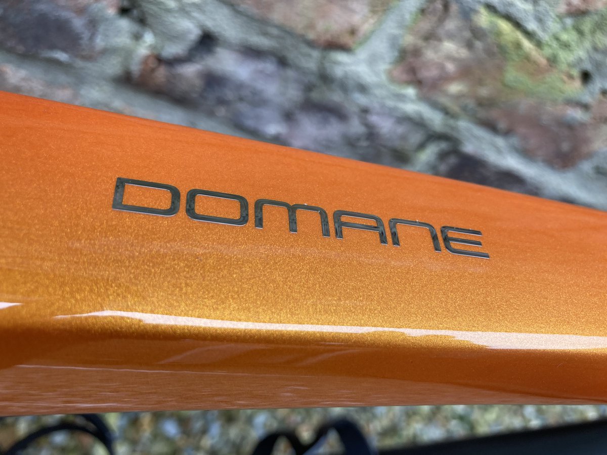 YorkCycleworks's tweet photo. Leaving us today is the really nice @TrekBikes Domane SL 5. Equipped with @ShimanoROAD 105 Groupset and set up with @Bontrager R3 Tubeless tyres, this is a bike that will eat up the miles with a super plush ride quality. It's no slouch over the ground either.
#Tailwindsalways https://t.co/NURjWNNXKz