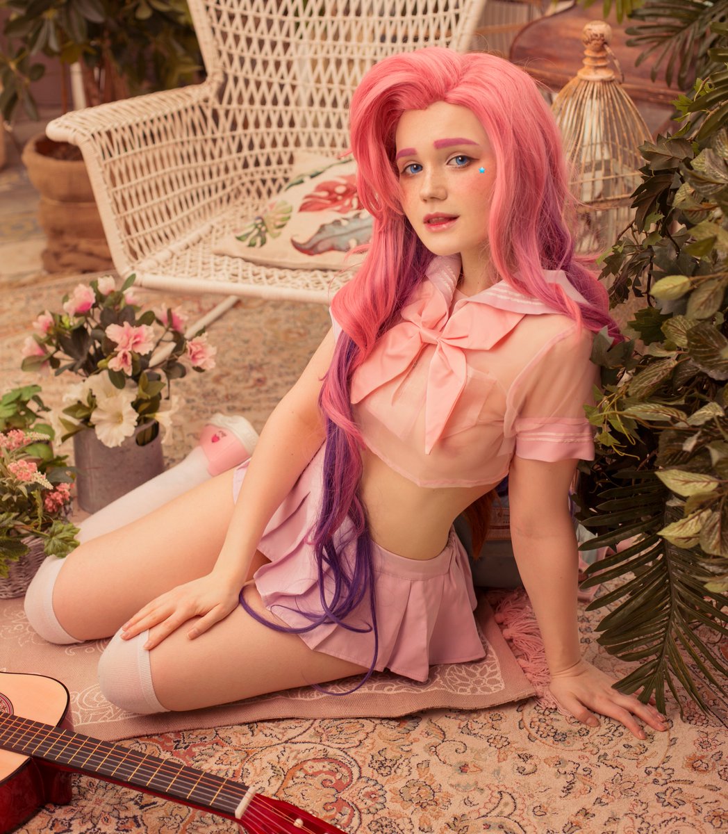 🌸Hey, I just met you,
And this is crazy!
But here's my number,
So call me, maybe?🌸🥰😘

#Seraphinecosplay #geekgirl #cutecosplay #kdacosplay #gamecosplay #lolseraphine https://t.co/WKMWjq9P8I