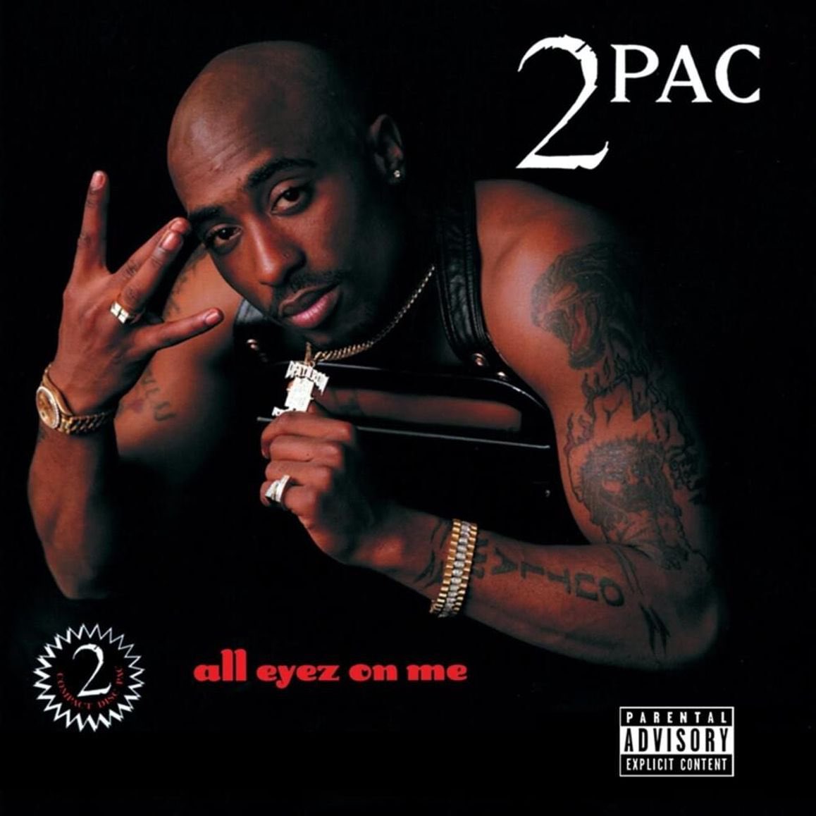 comculturaearte's tweet image. 25 anos de “All Eyez on Me”. O disco é o quarto trabalho de estúdio do rapper norte-americano 2Pac. O álbum, que é considerado a obra-prima do artista, foi lançado a 13 de Fevereiro de 1996 pela Death Row Records e pela Interscope Records.