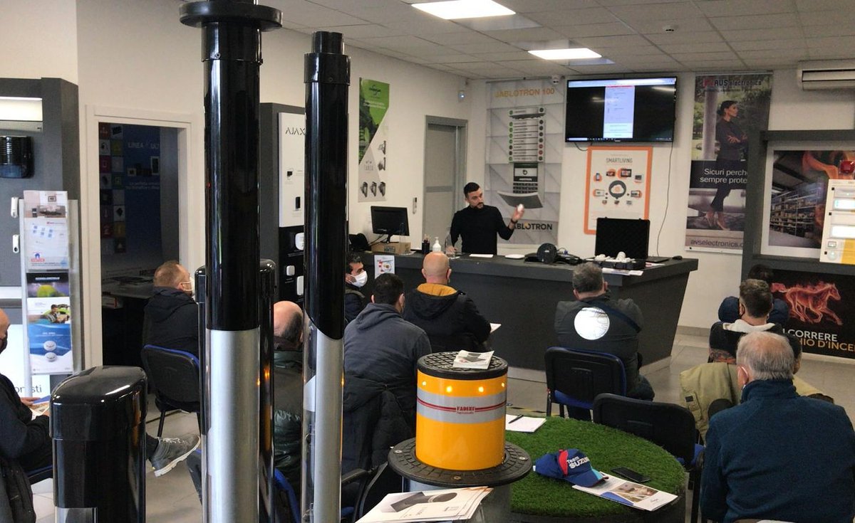 DopplerSrl's tweet photo. 📍Grande interesse dimostrato al corso di formazione tecnica Ajax di questa mattina presso la filiale Doppler Venaria! Iscriviti alla newsletter e non perdere gli eventi organizzati da Doppler⬇️
https://t.co/uVY8IwFBkX https://t.co/O9Za9aoTBn