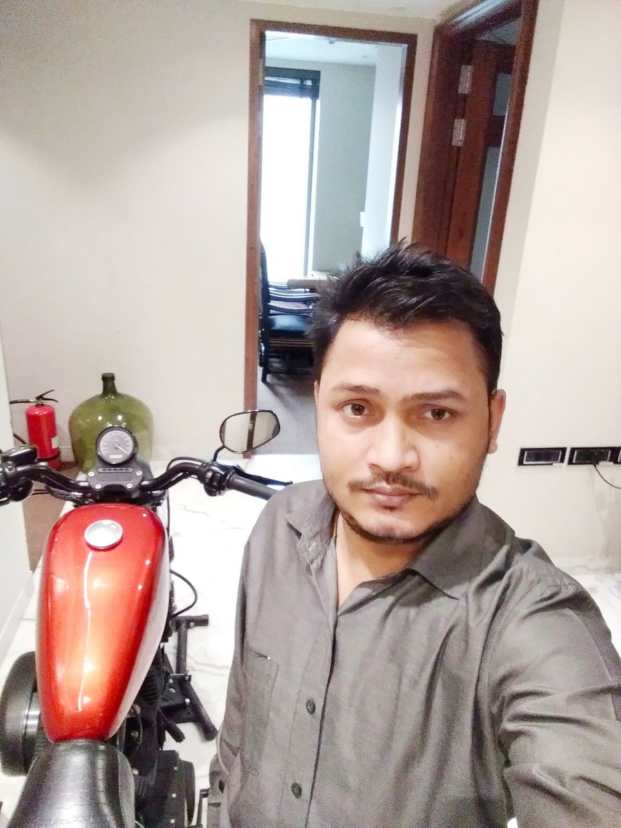virendr97984930's tweet photo. छोटी सी ज़िन्दगी है,
गुरुर नहीं शौक पालिए..
#devbeaute #davgroup https://t.co/S52q4SvwSq