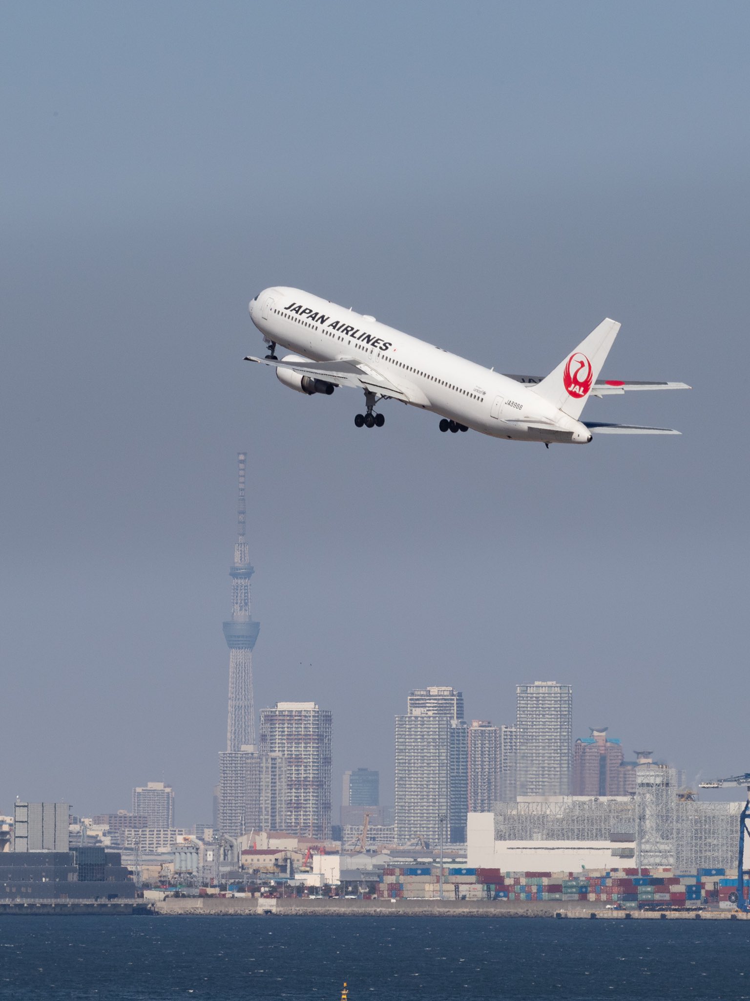 78airline 飛行機 A Twitteren スカイツリーと絡めて 縦画像です 最近jalも好きになってきました スカイツリー 東京 Jal Japanairline 日本航空 羽田空港 Hnd Jal頑張れ 2タミ 1dx2 飛行機 飛行機大好き 飛行機のある風景 T Co