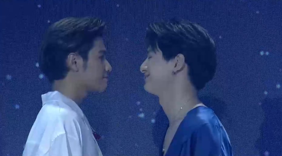 simply_way_'s tweet photo. บทสุดท้าย คือดีมากจริงๆ >.<

#LancomeXKristSingtoConcert #คริสสิงโต https://t.co/PntxcC2yEh