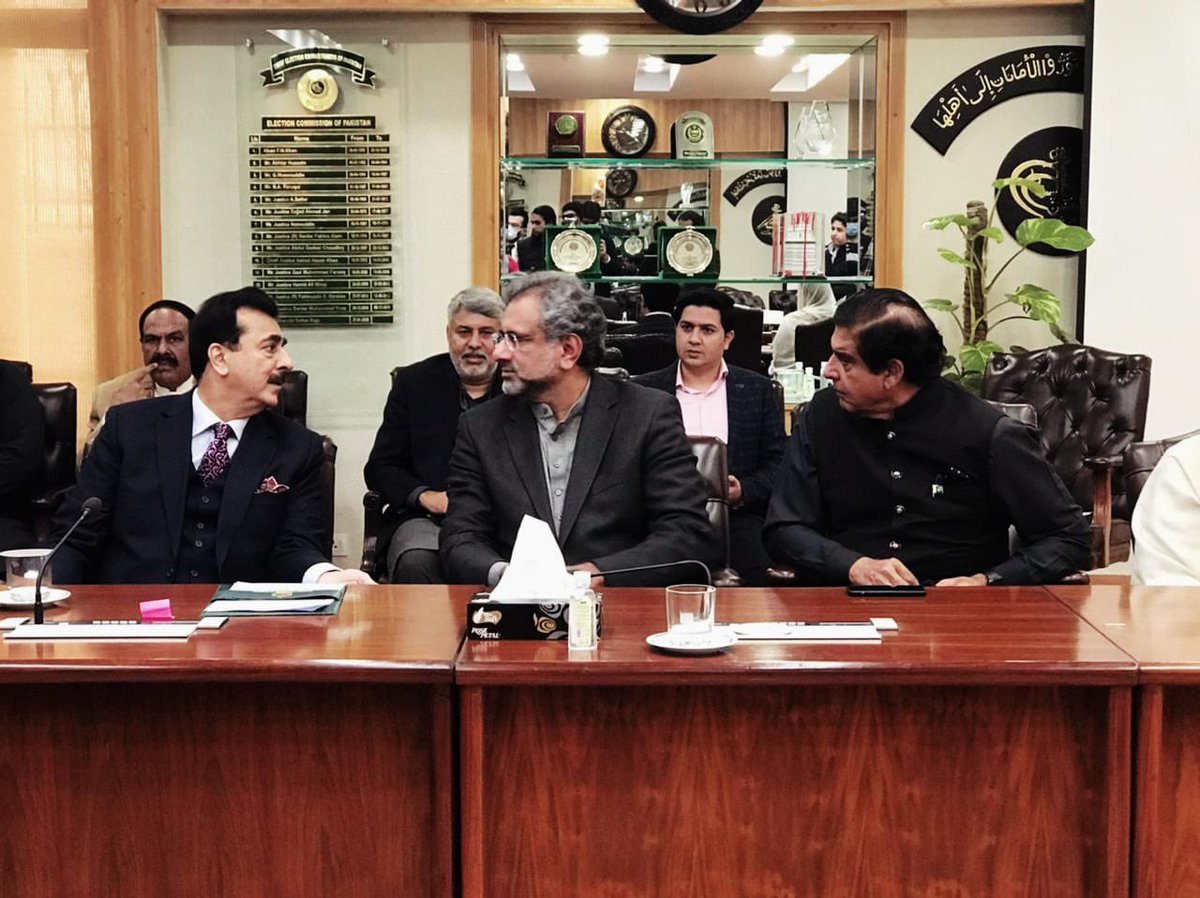 The panic and fear amongst the ranks of the PTI government in response to Syed Yusuf Raza Gilani’s nomination as a joint candidate for Senate is amusing and very telling. A thread on YRG’s candidature.