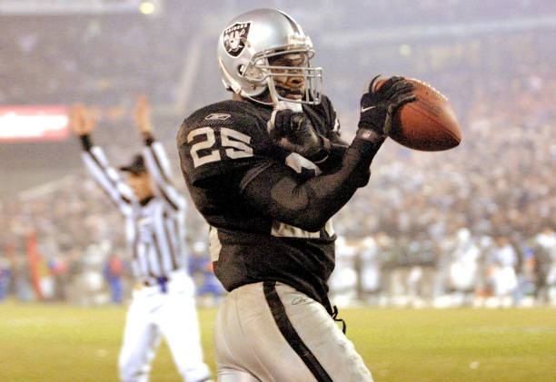 NFLMAVERICK's tweet photo. Happy birthday to former #Raiders RB Charlie Garner, February 13, 1972. https://t.co/iL3zyuKeOZ