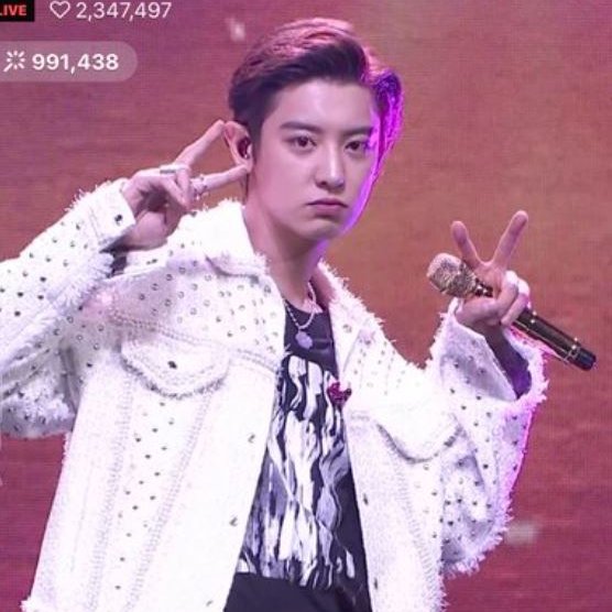 everything is ugly until Park Chanyeol wears it; a thread