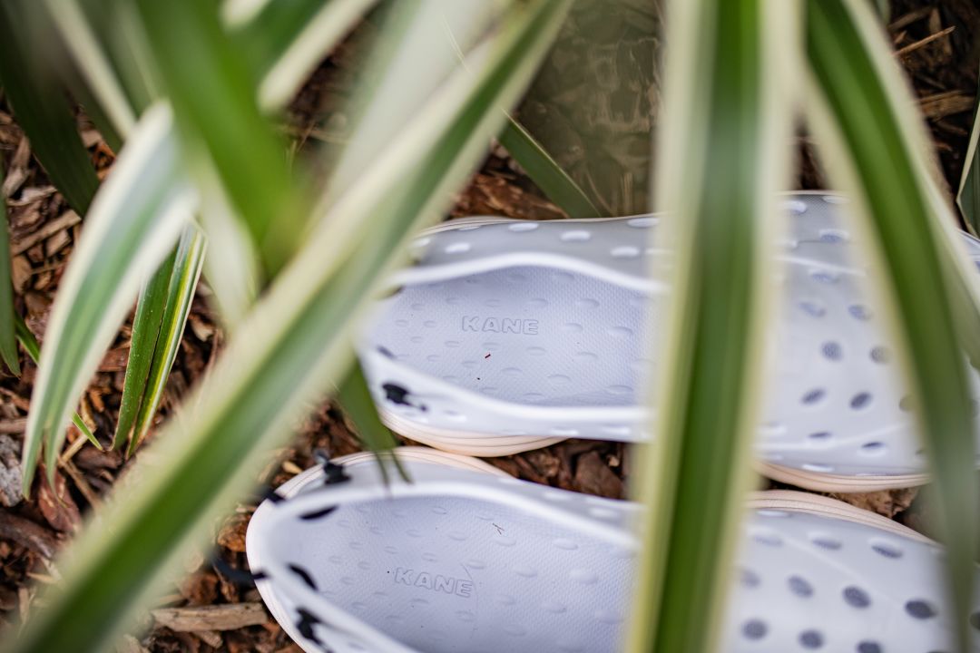 kanefootwear's tweet photo. Kane’s Active Recovery design includes raised footbed nodes to activate blood flow and stimulate key pressure points.

The Kane Revive drops on Kickstarter February 23.

#kanefootwear #comebackbetter https://t.co/CmsQaWscjO