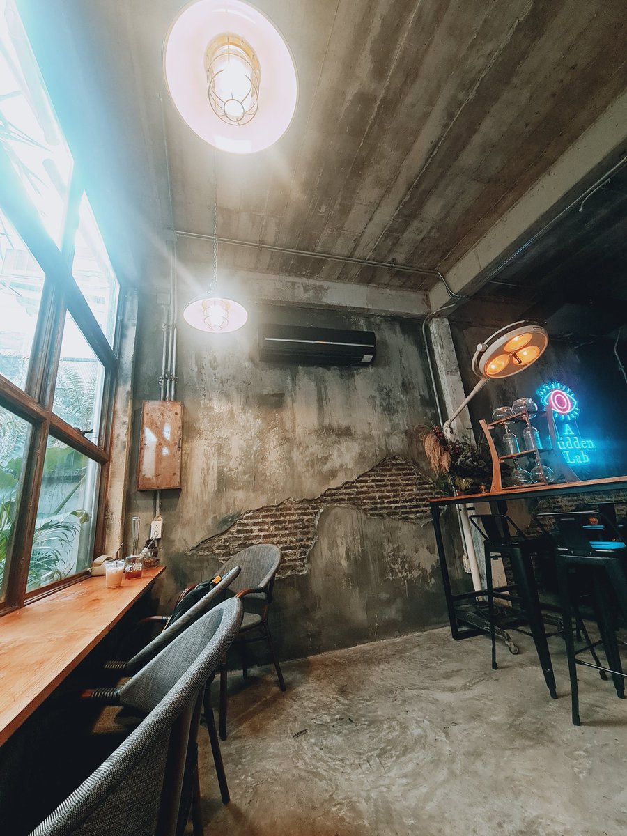 amornykrab's tweet image. hidden Lab  #cafe #hiddenlab