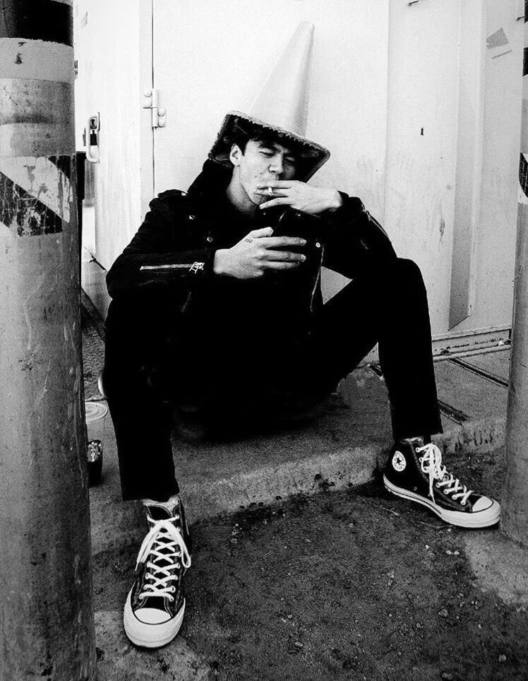 bradley simpson and calum hood as each other;— a thread