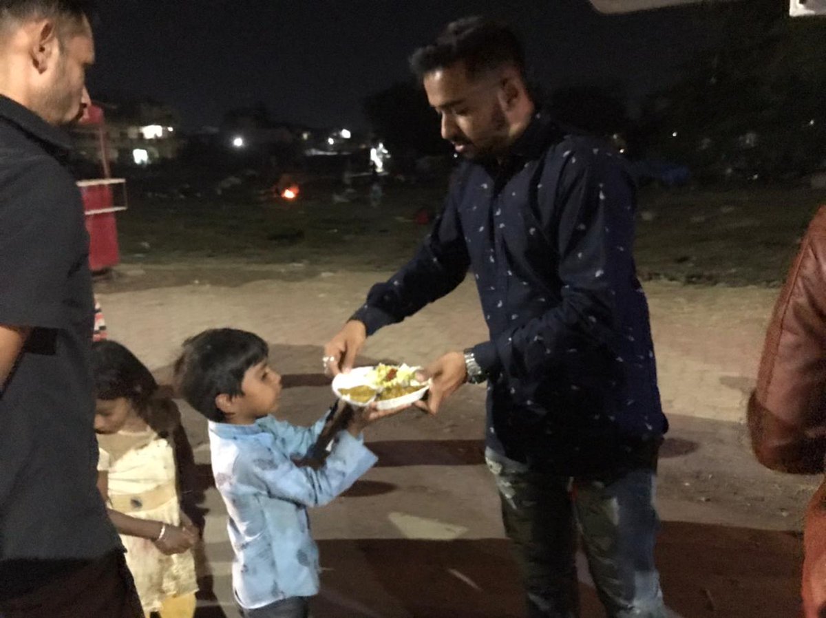 iamhumanfounda1's tweet photo. #imhumanrotibank
#foodforall
#13_Feb_2021
#bardoli
Fed around 250 people
@PMOIndia @narendramodi @AmitShah @JPNadda @CRPaatil @vijayrupanibjp @sanghaviharsh @Nitinbhai_Patel @prabhunvasava @Ganpatsinhv @Swamy39 @kajal_jaihind @sdmbardoli
@JignaParmar7
#imhuman
#helpeverhurtnever https://t.co/CYYXDxD8RN