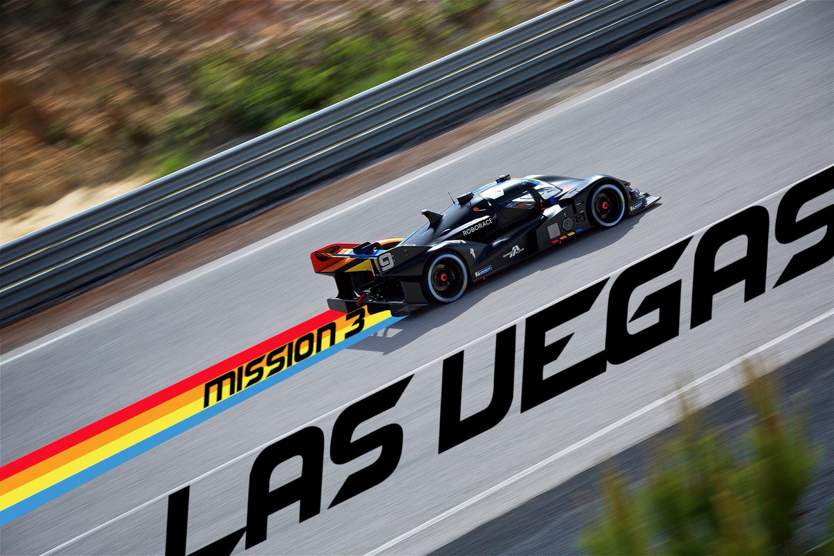 taziodriver's tweet photo. Its raceday in Vegas 🔥 

Keep an eye on the @roborace Twitch account for livestreams of the event 

#roborace #motorsport #racecar #engineering #autonomousdriving #autonomousvehicles #racing #lasvegas #inthespiritoftazio https://t.co/g917BKXZmy