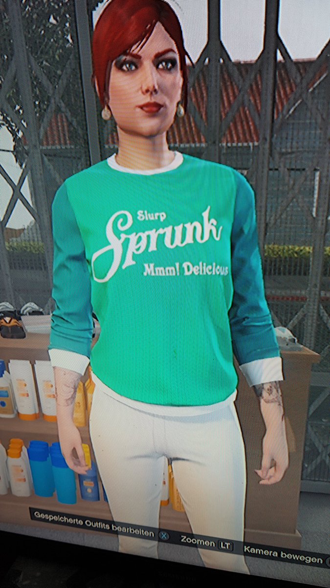 LoonySkytouch's tweet image. @xPandorya @totulus 
Spiele gerade das ganz normale GTA5 Online, bin Grad über diese beiden Pullis gestolpert und habe vllt. ein wenig zu laut gelacht. xD ich schau so gern beim RP zu. Es heitert einfach so sehr auf, das könnt ihr euch nicht vorstellen. Dankeschön! #luckyVloben