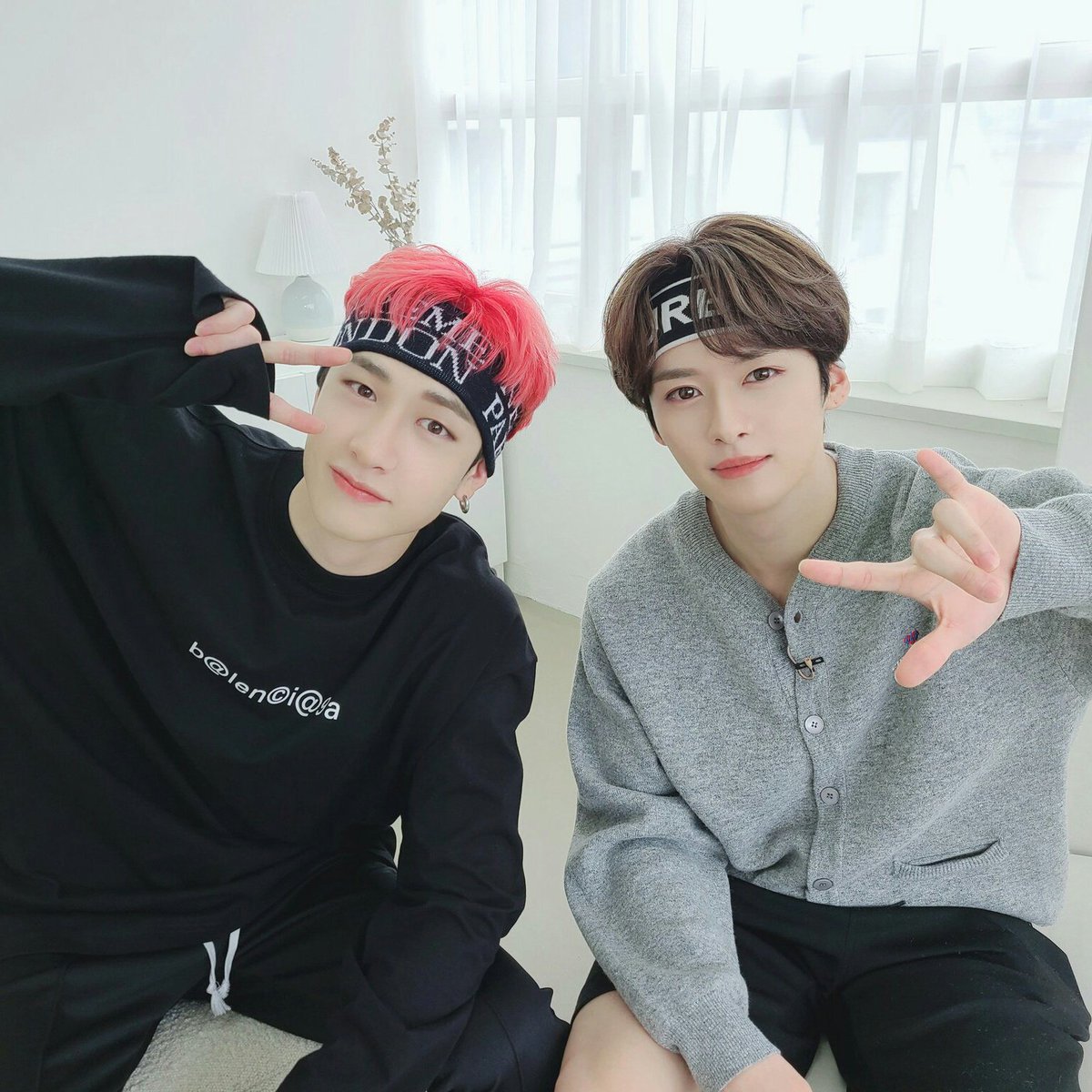 Чан и сынмин. Чанмин stray kids. Чанмины stray kids. Чан и сынмин. Чан и сынмин.