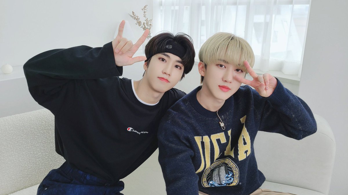 3RACHAFILE's tweet photo. #창빈 #CHANGBIN &amp; #한 #HAN ★ https://t.co/igJKmYhQnn