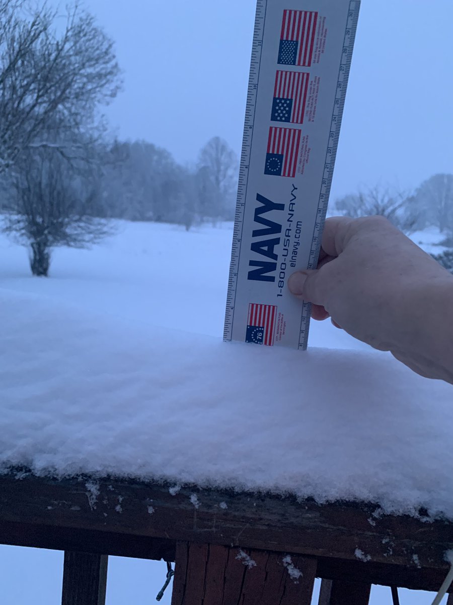 ce_engstrom's tweet photo. @NWSPortland Weatherspotter CA-127 Warren Or 97053 elevation 130’, near Scappoose 7:00am 28 degrees. Snow overnight 3” for a total of 7.5”. https://t.co/iVzdA2hTaO