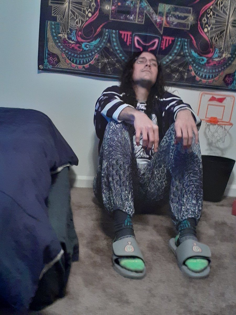 WanamakerJustin's tweet image. Came home to my Bandlez Sandlez! Immediately had to try them out properly! Thanks @bandlez for the first contest I've ever won online or offline!