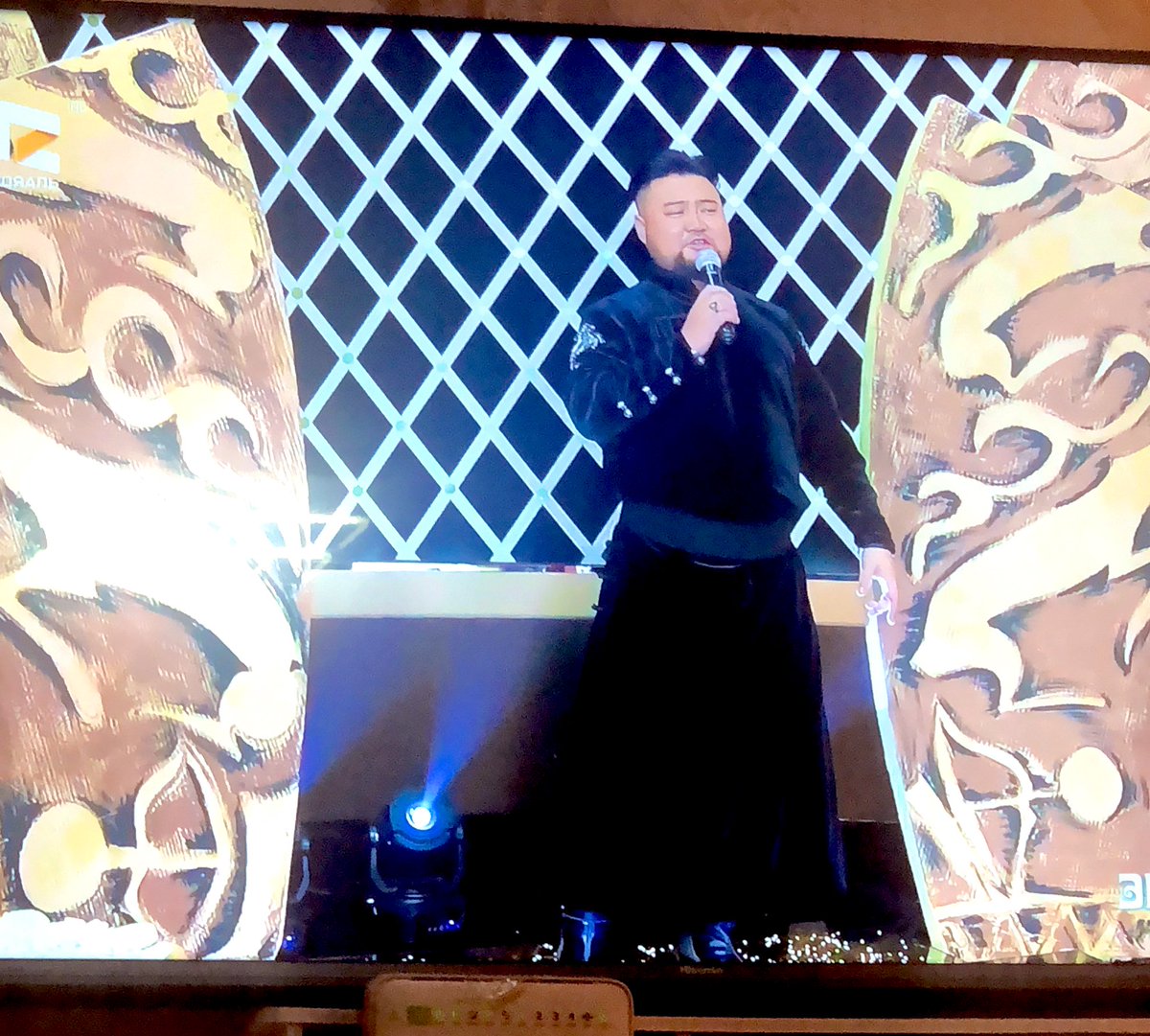 Зохиолын дуучдаас “Тавилан ах”, энэ хоёр бол маргашгүй зүүн барууны магнай бизээ