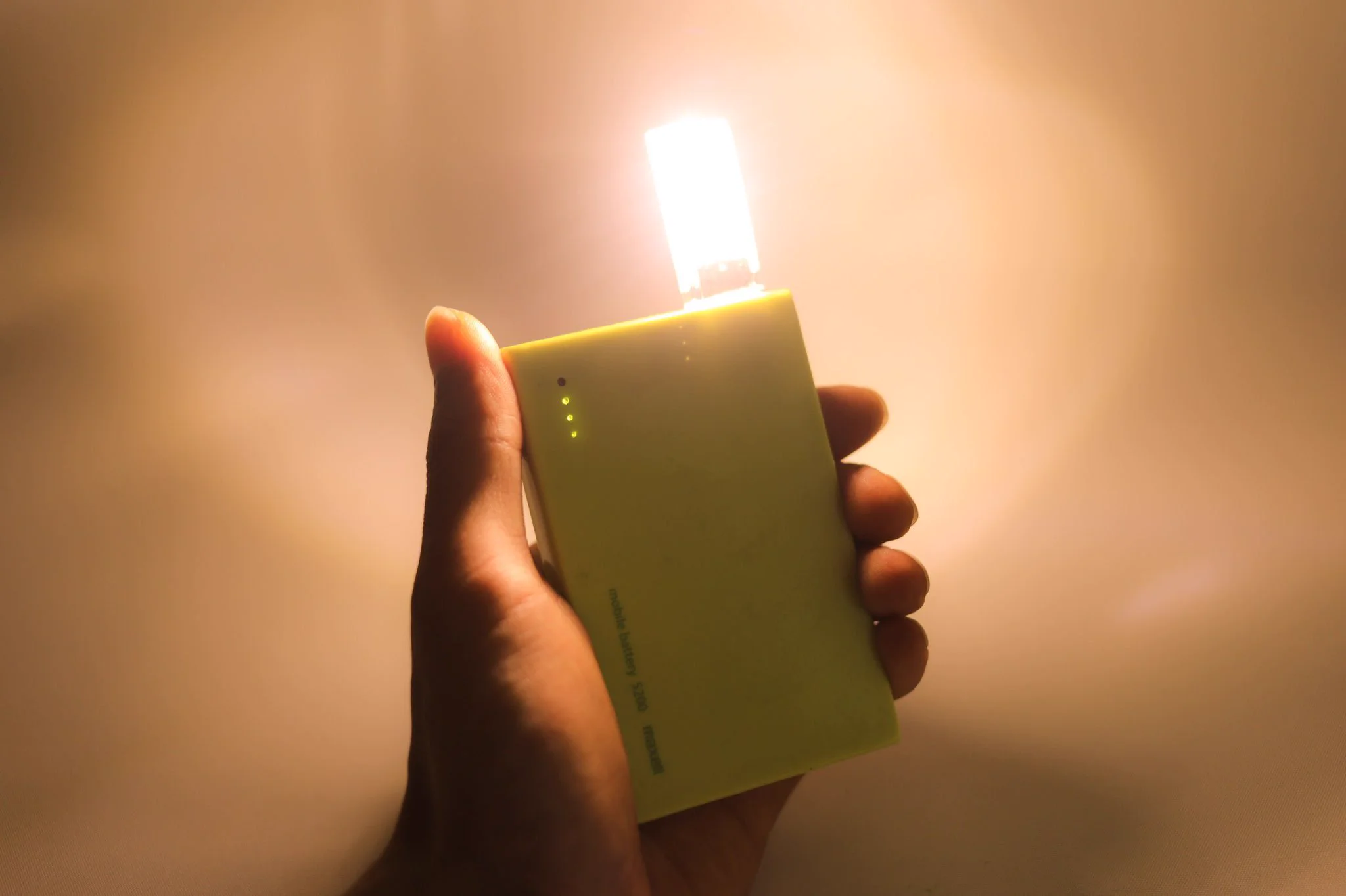 試作品!「モバイルバッテリーをランタンとして使えるようにするアタッチメント」