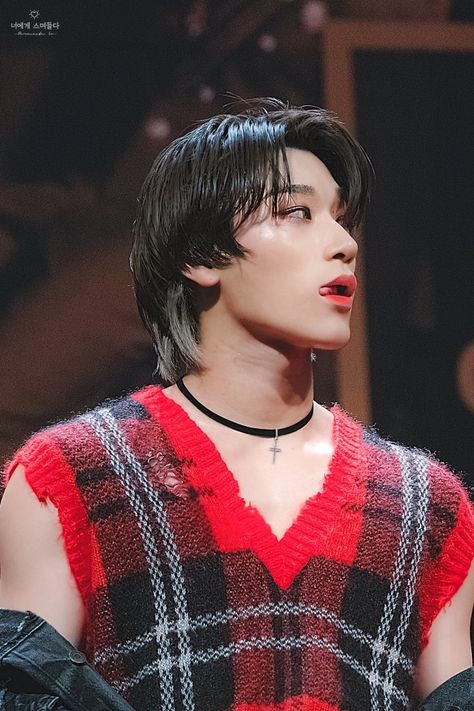 WARNINGThe following thread is extremely ILLEGALYou may receive a visit from the authorities after viewing this thread.You have been warned...