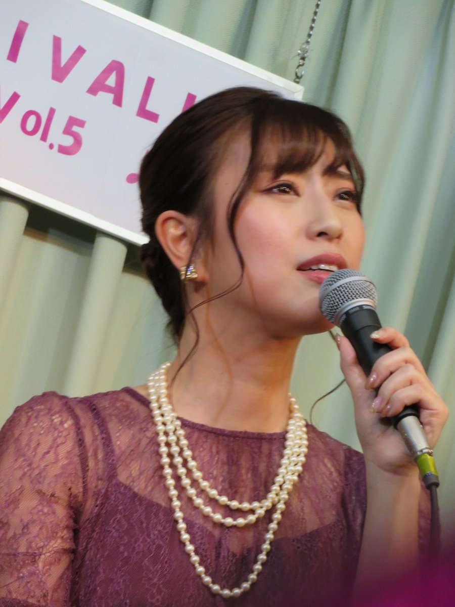 miyuicchi's tweet photo. #音曲堂 さんにて #藤井香愛 さんの #DIVALIVEvol·5 のライブ🎤がありました😉その①
今日の #DIVALIVE のテーマは“恋”にまつわる曲となりました😁
#その気もないくせに
#鳴かない鳥
#こいわのかわい https://t.co/gsbPWBxntR