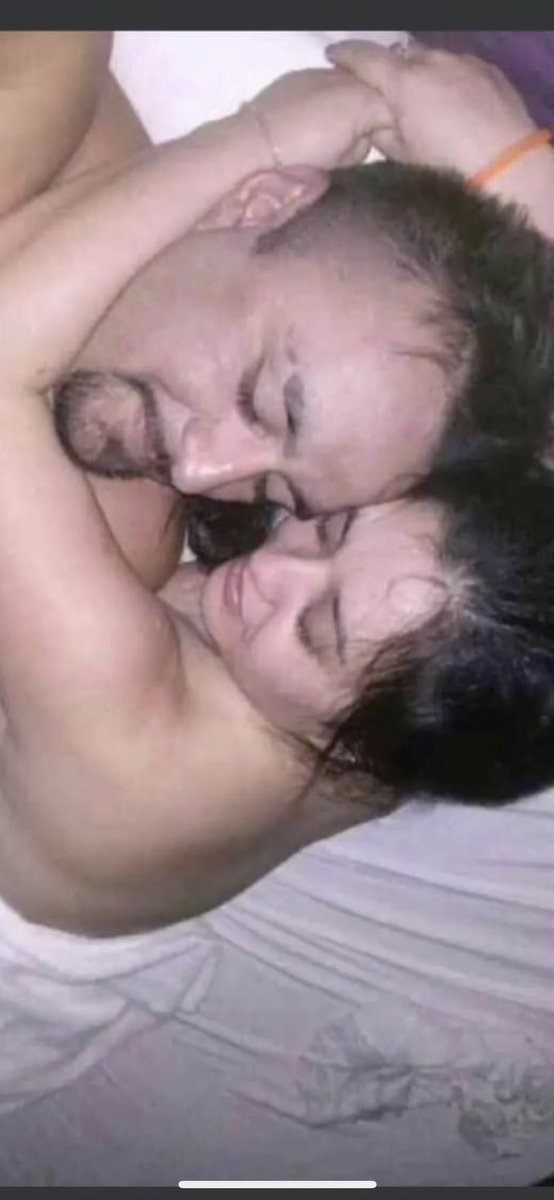 regis_marques_'s tweet photo. PREVIA DEL DIA DE LOS ENAMORADOS , 

CHURERO CON SU SEÑORA , ops habia sido que esa és su chuli , PERDON 😂😂😂😂😂 https://t.co/2UM49arLFN