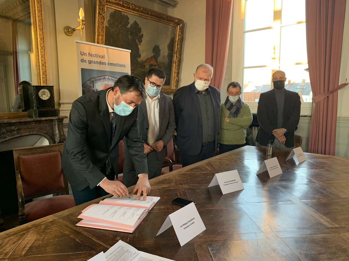 [nouveau départ] Les partenaires institutionnels d’Opale&amp;CO se sont réunis pour signer la convention 2021-2023. 

Merci à nos partenaires : CA2BM, CCHPM, 7 Vallées Comm, Ternois Com, Berck, Étaples, Camiers et le Touquet. 

La force du collectif au service du territoire!