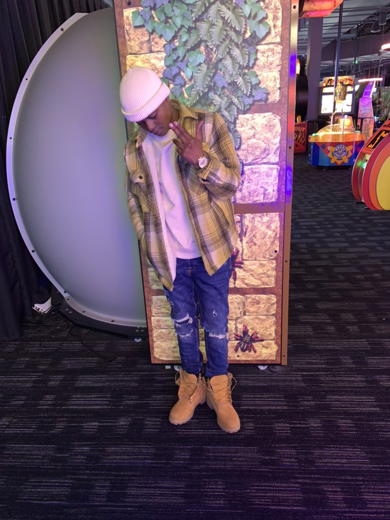 wlc_savage's tweet photo. A million dollars couldn’t change me nigga🙅🏽‍♂️ cause hard times🙏🏾 made me nigga 💯💯💯 #FreeRedz⛓#FreeNic⛓ #FreeBo⛓ https://t.co/NYCqub4yDP