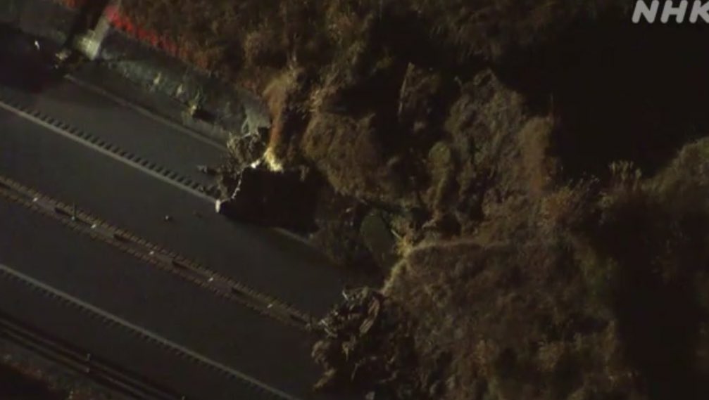 林志行on Twitter 為参考 高速道路的一部分 倒壊現場 震度6強 應該影響要大一點 但是沒那麼嚴重 東京算是震度4 所不定大一點 我認為是5弱 最近因為疫情 震度計 的誤差少了一點 公民的活動會有影響