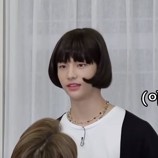 jeongin: just smile through the pain :]