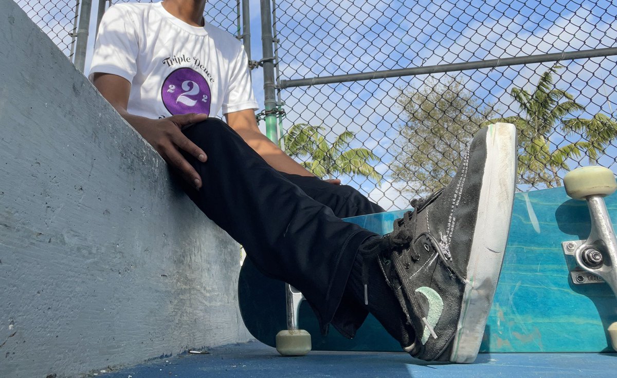 TripleDeuce1's tweet photo. We’re about to drop that HEAT!🔥
•
Here’s a first look of our White Triple Two T-Shirt!💜
•
If you want to make a pre order and have the option to purchase the Limited Edition Black T Shirt, Please DM us for further details!
Pre order ends 2/22! https://t.co/FzoOwANP2o