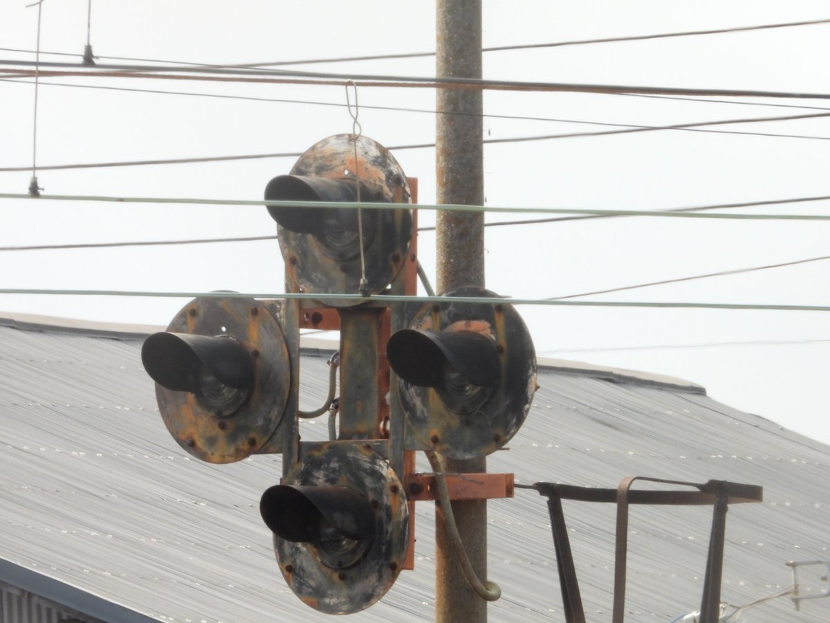 沼津駅にあるハンプ入換合図器 東邦電機工業製 昭和39年1月にも見え