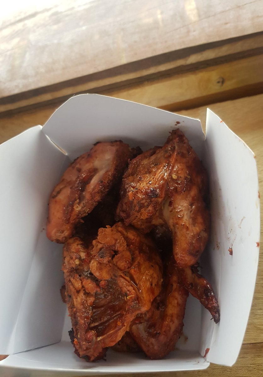 dofoodsng's tweet photo. 𝗣𝗿𝗼𝗱𝘂𝗰𝘁; 𝗖𝗵𝗶𝗰𝗸𝗲𝗻 𝗕𝗯𝗾 (𝗦𝗺𝗮𝗹𝗹 𝗕𝗼𝘅)

Description; Contains 6pcs of chicken bbq
Price; 3000
Location; Ibadan

Please RT.

P.S; Delivery available within Ibadan https://t.co/j4KUucWVXG