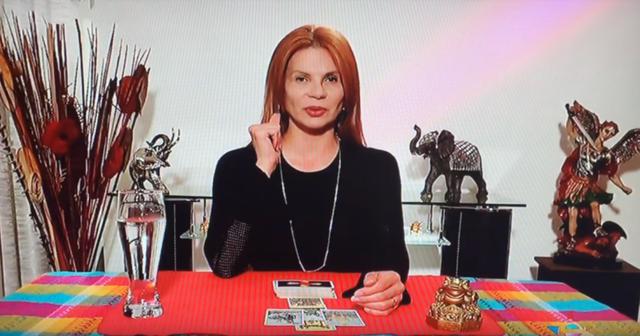 Y'a Madame Irma, avec son pendule et son jeu de tarot, qui nous annonce des températures plutôt clémentes pour un mois de février.Mais AUCUN média n'en parle. Tous les médias martèlent la propagande de Meteosuisse et ses annonces anxiogènes sur ce prétendu grand froid.6/n