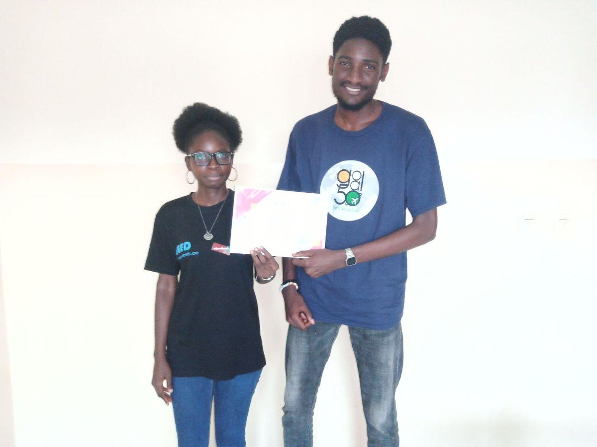 sorellekana's tweet image. Cérémonie de remise des parchemins aux apprenants du XCode2K20 . 🥳🥳🥳🥳
C&apos;est la fin de la formation. On récompense tout les participants et particulièrement ceux qui ont su se démarquer. 
Ils sont tout contents. 😁😁
#xcodepath #xcodepath2K20 #seed #Xcode