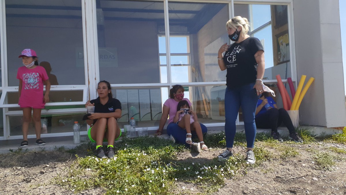 33JoseBehotats's tweet photo. #MUNICIPALIDAD #DE #TRELEW
#GESTION #MADERNA 
TAREA CONCLUIDA GRACIAS VICTOR,  SILVIA Y @marceyneila POR ESTAR HASTA EL FINAL !!! https://t.co/tlKkpLC0CH