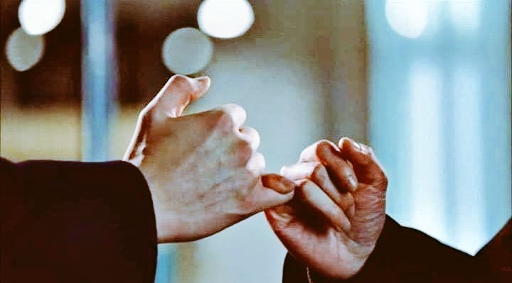 hawa_soul's tweet photo. من أراد قربك صنع من الجدران مدخلاً تذكر ذلك جيداً .🖤 https://t.co/O6GkacRHGZ
